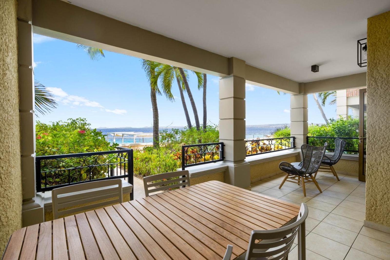 The Bellafonte - Luxury Oceanfront Hotel คราเลนไดค์ ภายนอก รูปภาพ