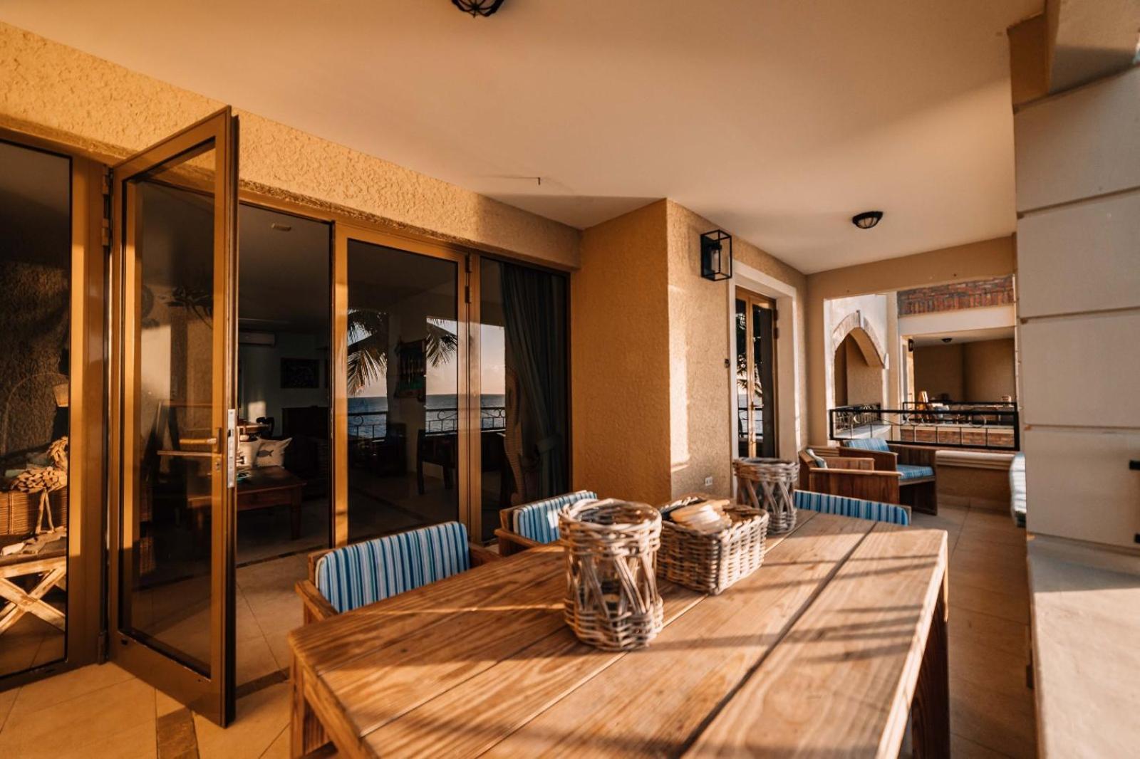The Bellafonte - Luxury Oceanfront Hotel คราเลนไดค์ ภายนอก รูปภาพ